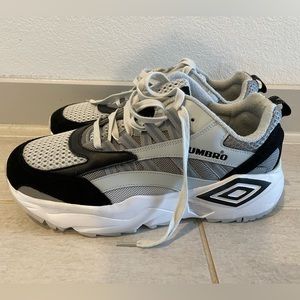 Umbro Men's Neptune White and Blue Chunky Sneaker 11.5 us
